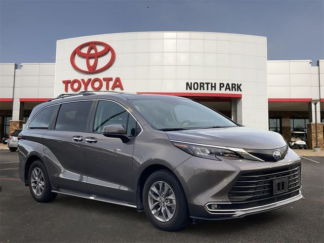 2024 Toyota Sienna XLE