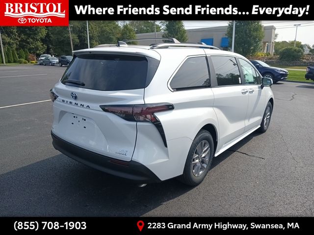 2024 Toyota Sienna XLE