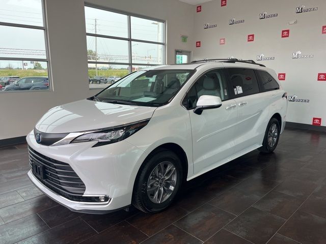 2024 Toyota Sienna XLE