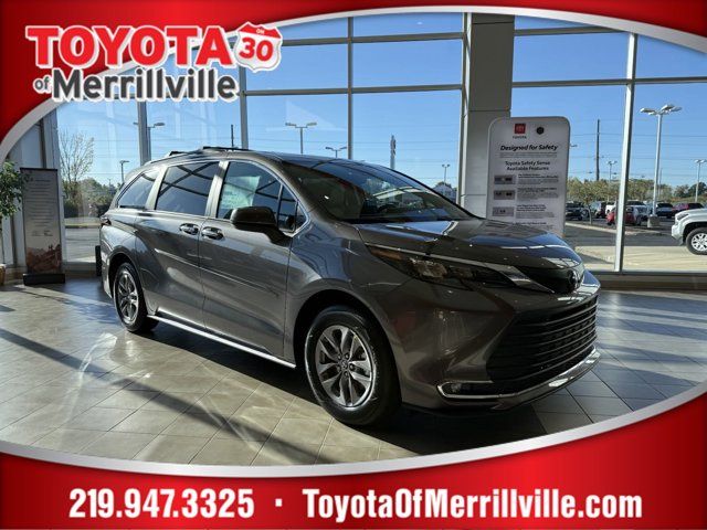 2024 Toyota Sienna XLE