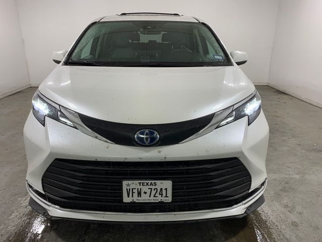 2024 Toyota Sienna XLE