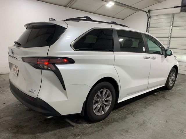 2024 Toyota Sienna XLE