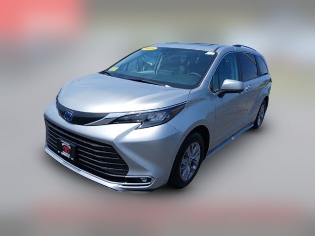2024 Toyota Sienna XLE