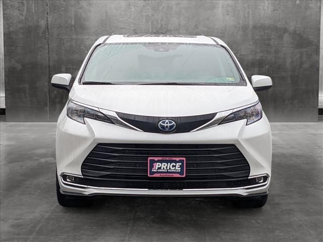 2024 Toyota Sienna XLE