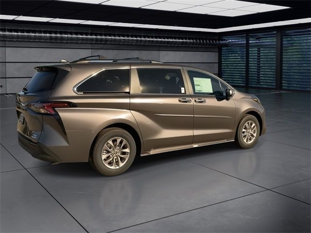 2024 Toyota Sienna XLE