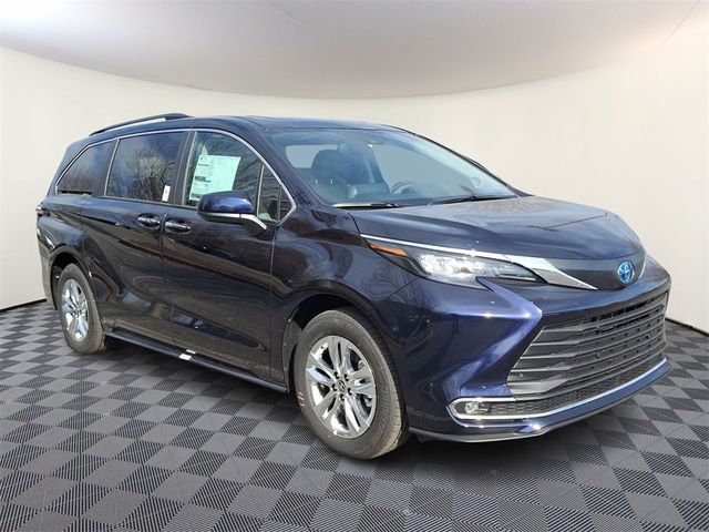 2024 Toyota Sienna XLE