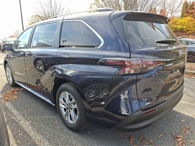 2024 Toyota Sienna XLE