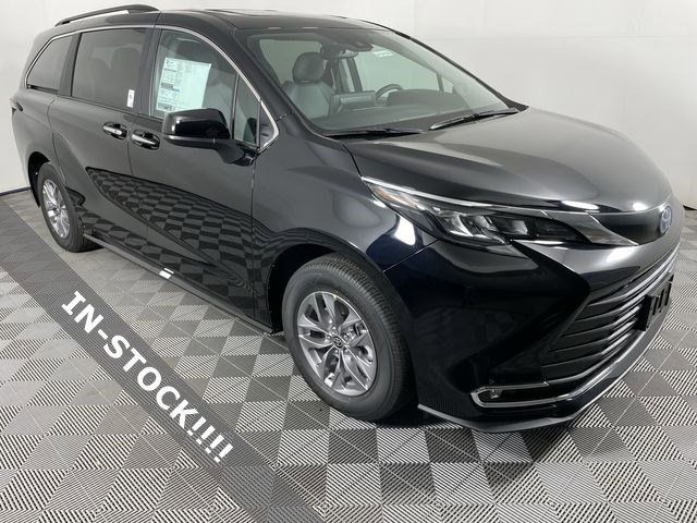 2024 Toyota Sienna XLE