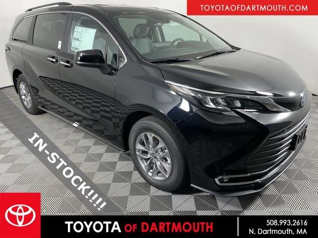 2024 Toyota Sienna XLE