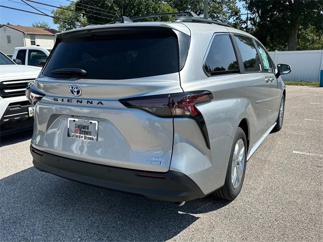 2024 Toyota Sienna XLE