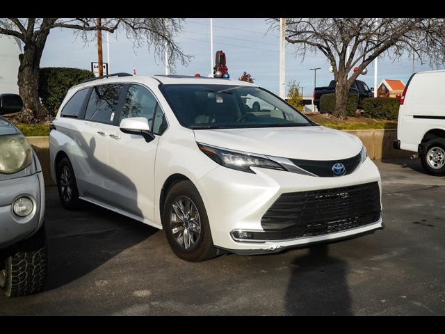 2024 Toyota Sienna XLE