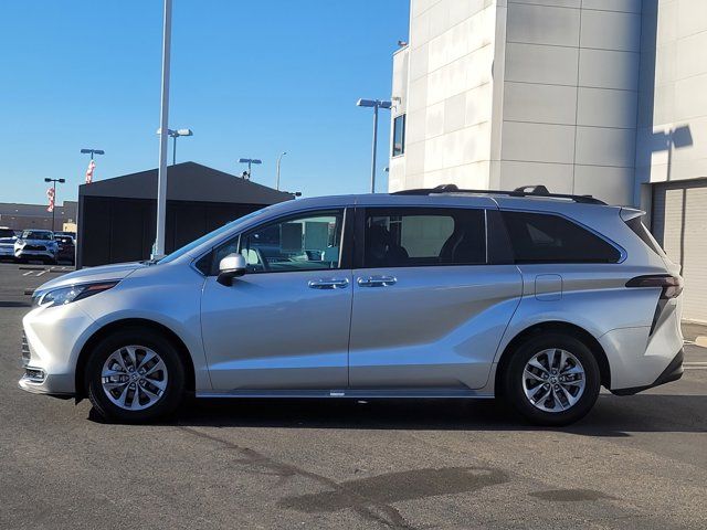 2024 Toyota Sienna XLE