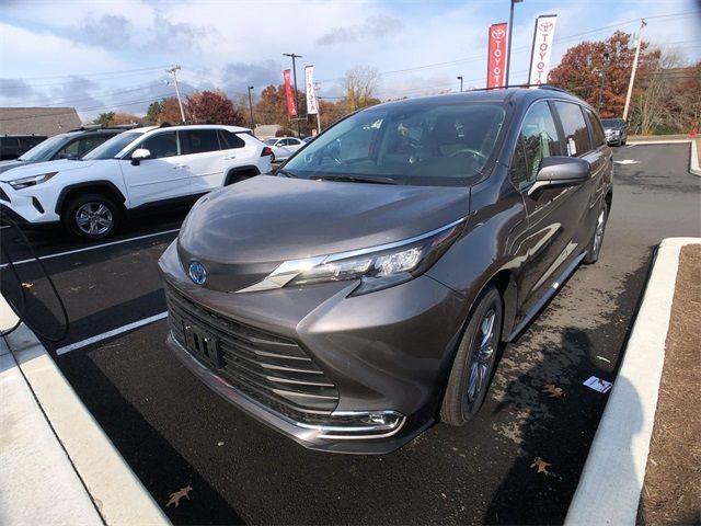 2024 Toyota Sienna XLE