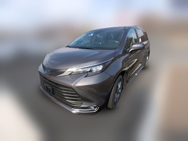 2024 Toyota Sienna XLE