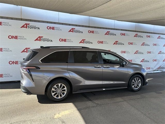 2024 Toyota Sienna XLE