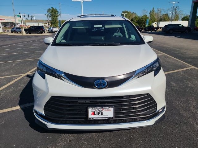 2024 Toyota Sienna XLE