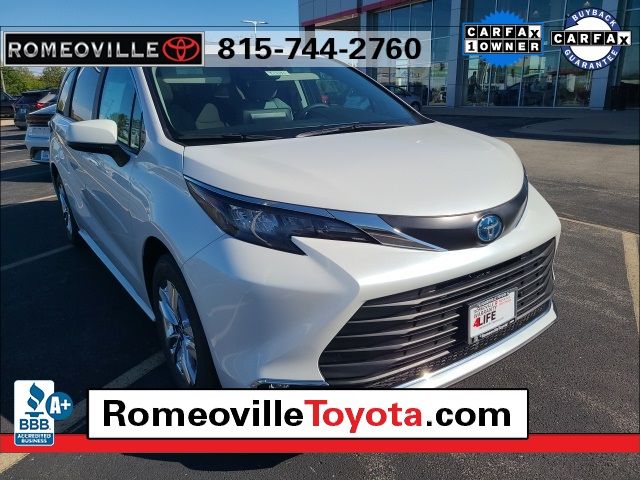 2024 Toyota Sienna XLE