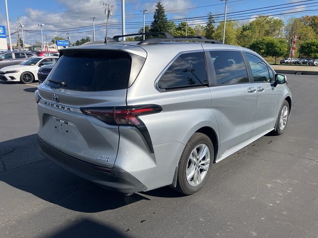 2024 Toyota Sienna XLE