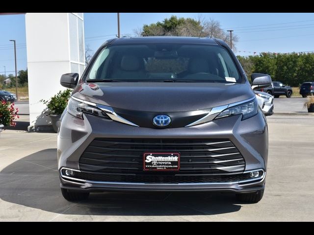 2024 Toyota Sienna XLE