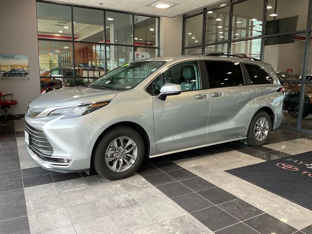 2024 Toyota Sienna XLE