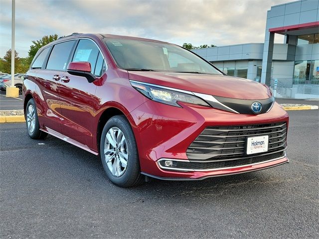 2024 Toyota Sienna XLE