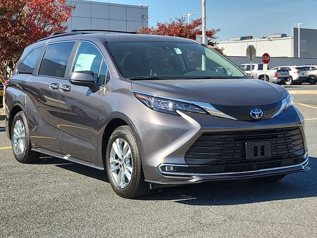 2024 Toyota Sienna XLE