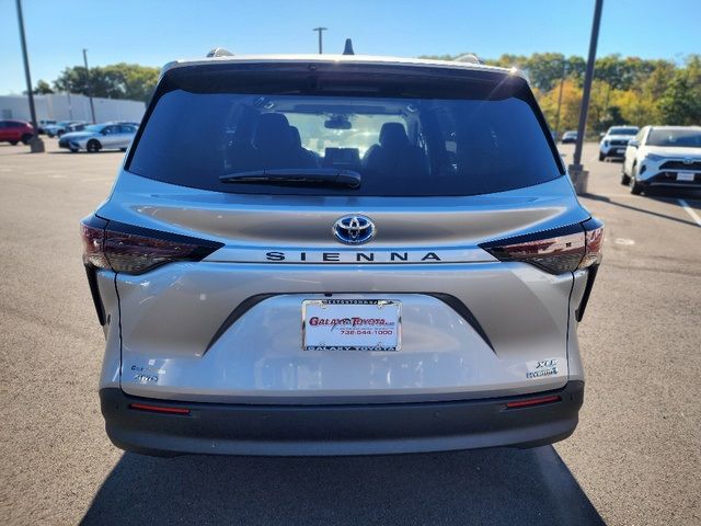 2024 Toyota Sienna XLE