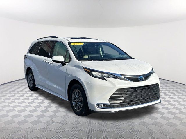 2024 Toyota Sienna XLE