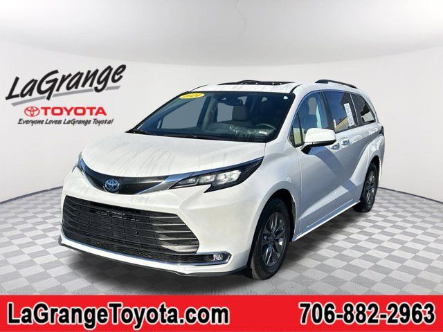 2024 Toyota Sienna XLE