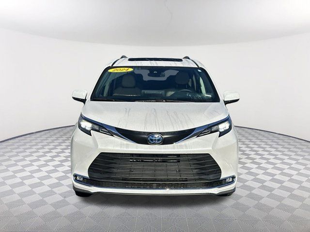 2024 Toyota Sienna XLE