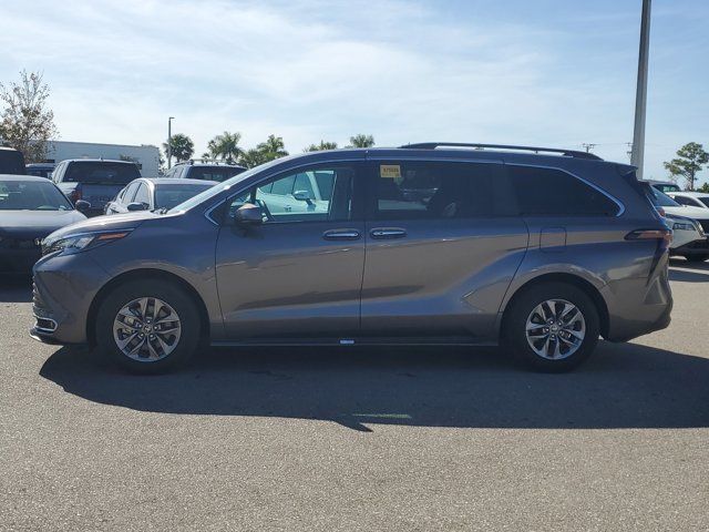 2024 Toyota Sienna XLE