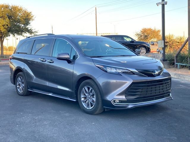 2024 Toyota Sienna XLE