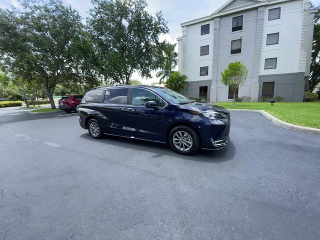 2024 Toyota Sienna XLE