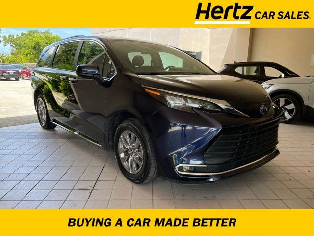 2024 Toyota Sienna XLE