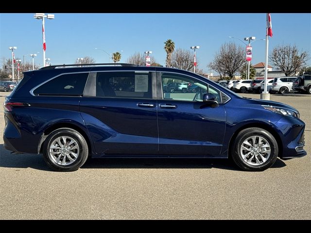 2024 Toyota Sienna XLE