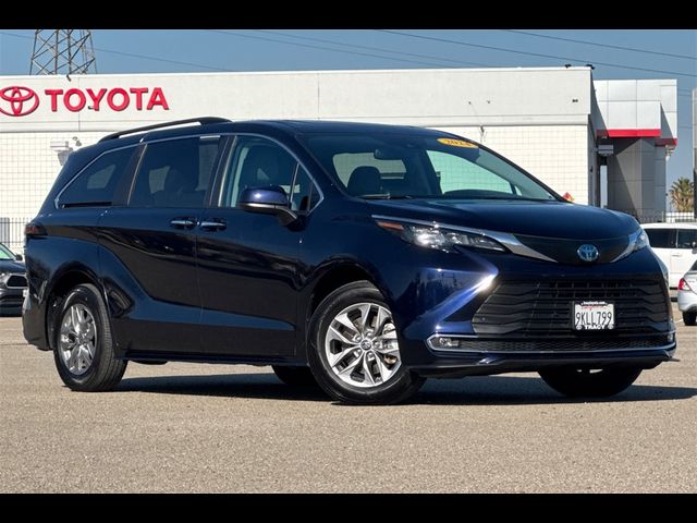 2024 Toyota Sienna XLE