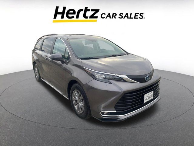 2024 Toyota Sienna XLE