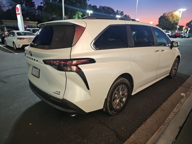 2024 Toyota Sienna XLE