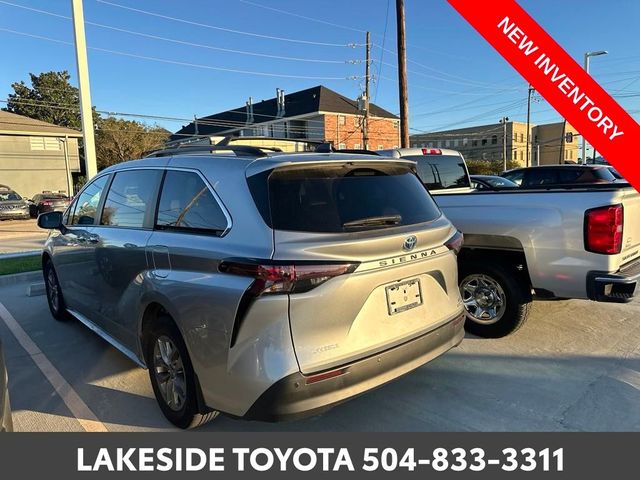 2024 Toyota Sienna XLE