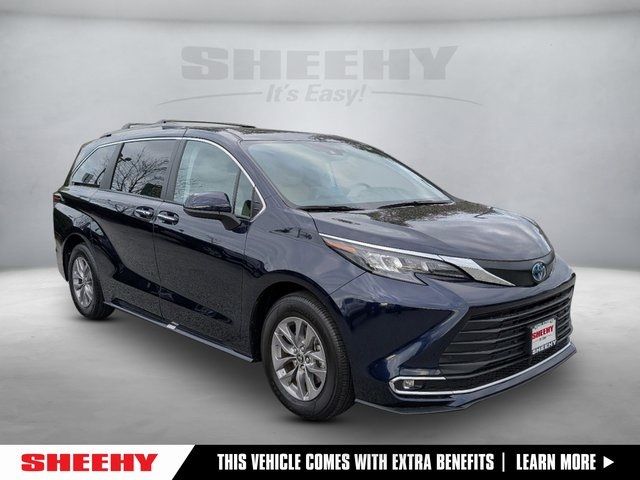 2024 Toyota Sienna XLE