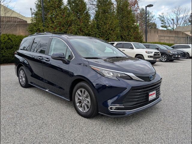 2024 Toyota Sienna XLE