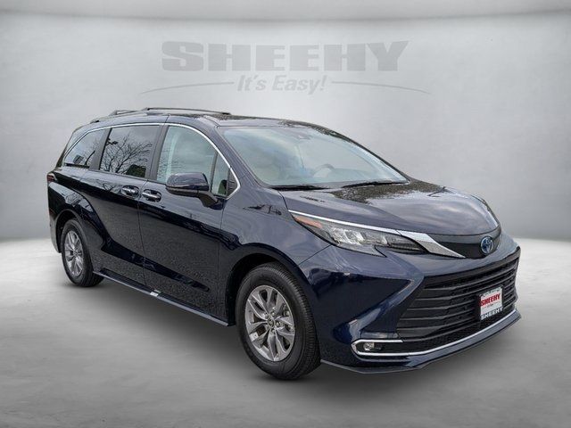 2024 Toyota Sienna XLE