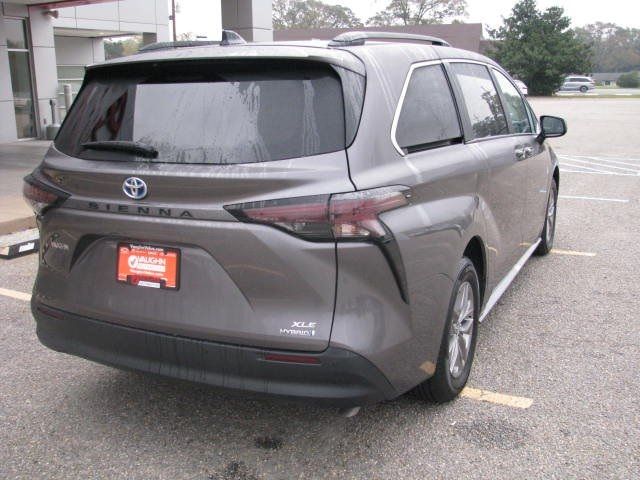 2024 Toyota Sienna XLE