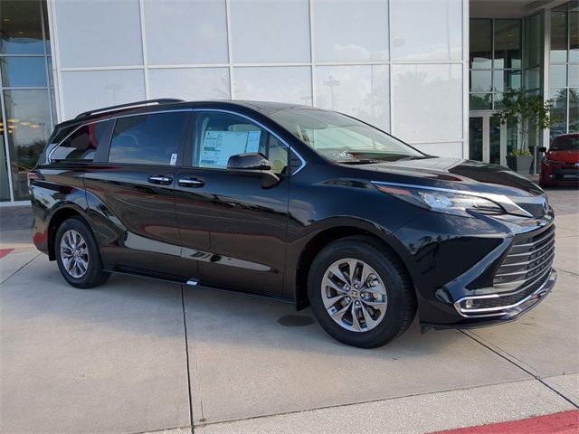 2024 Toyota Sienna XLE