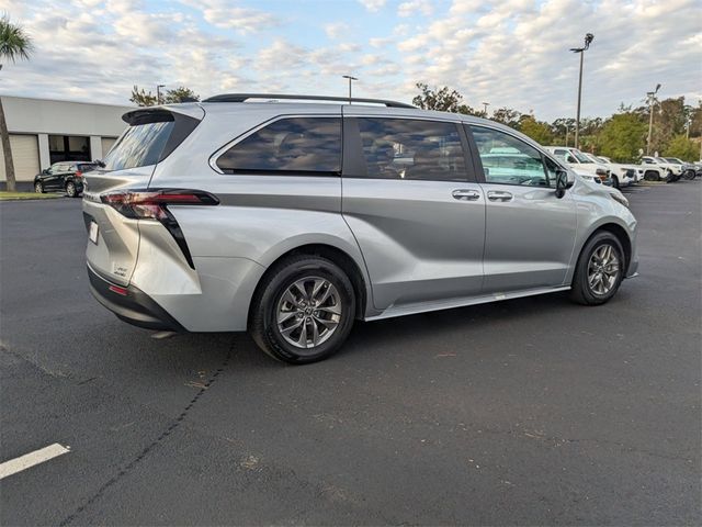 2024 Toyota Sienna XLE