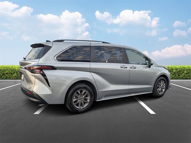 2024 Toyota Sienna XLE