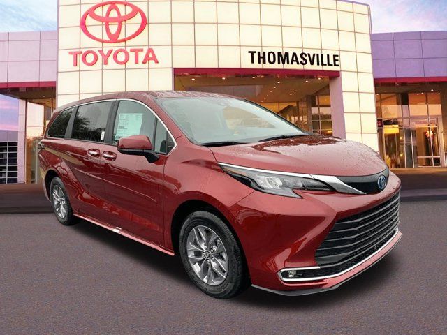 2024 Toyota Sienna XLE