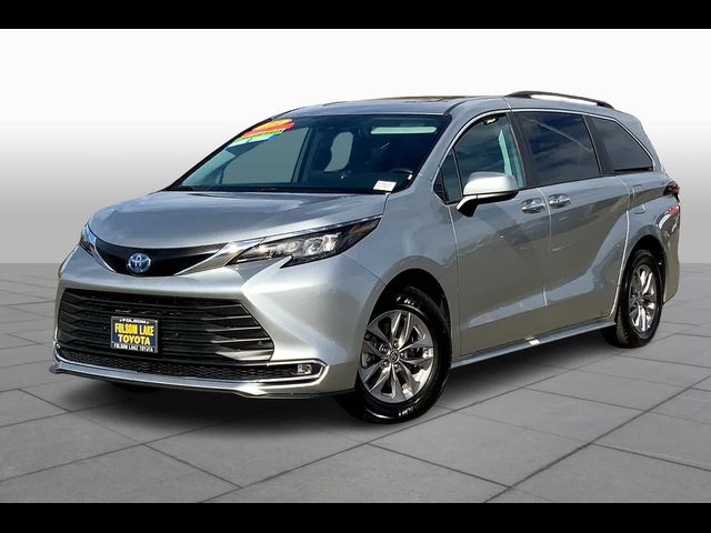 2024 Toyota Sienna XLE