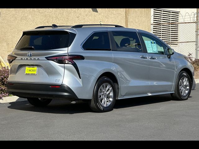 2024 Toyota Sienna XLE