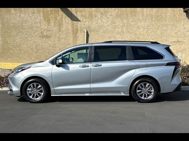 2024 Toyota Sienna XLE